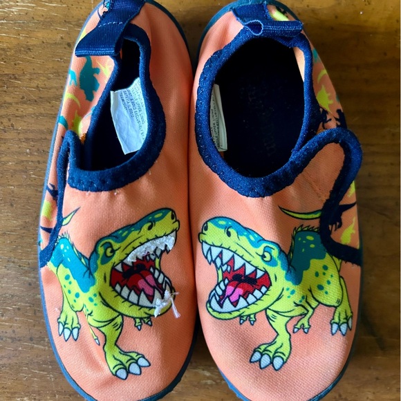 Dinosaur hard bottoms water shoes size 9/10 kids - Picture 1 of 2